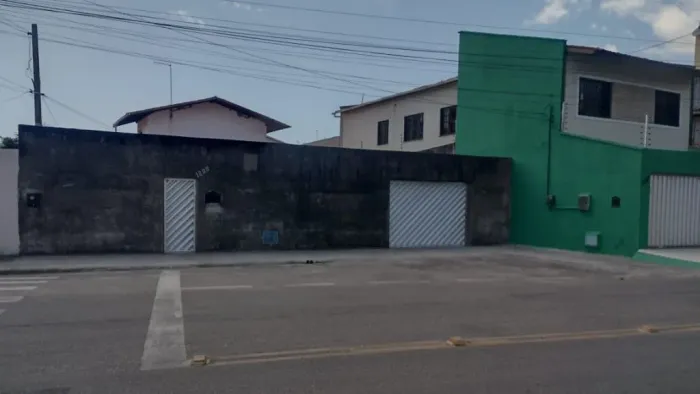 Casa com 4 dormitórios à venda, 200 m² por R$ 570.000,00 - Itaperi - Fortaleza/CE