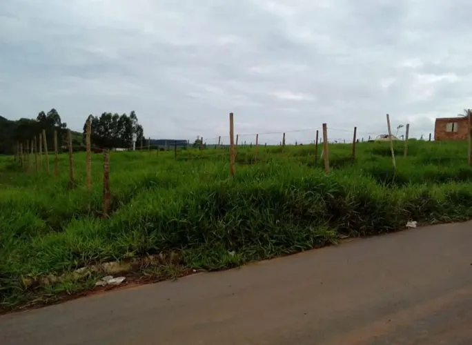 Lote 300 metros quadrados 