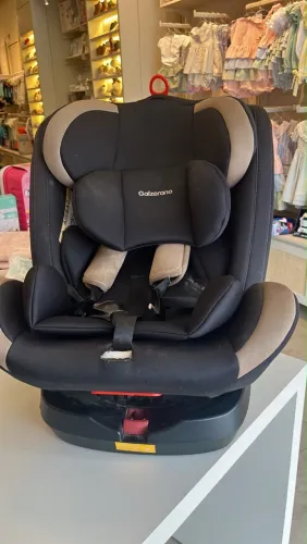 Vende-se cadeirinha