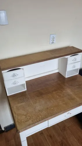 Mesa/Escrivaninha