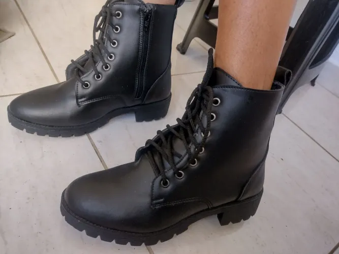 Bota Coturno preto tamanho 37 
