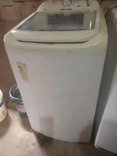 Vendo uma máquina de lavar roupas Electrolux 8kg