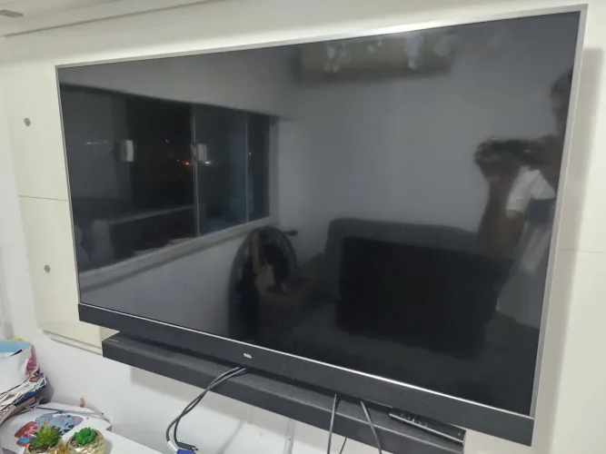 TV TCL 49" L49C2LUS (DEFEITO NA TELA)