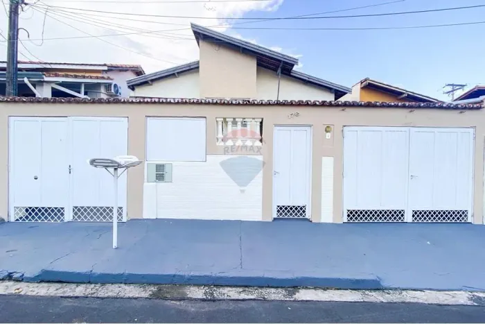 Casa para locação em Mogi Mirim - Jardim Brasília - AT: 226m² / AC: 120m² - 2 Quartos - R$