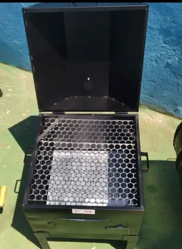 Churrasqueira média, com grelha de inox e pés removíveis, promoção,. 