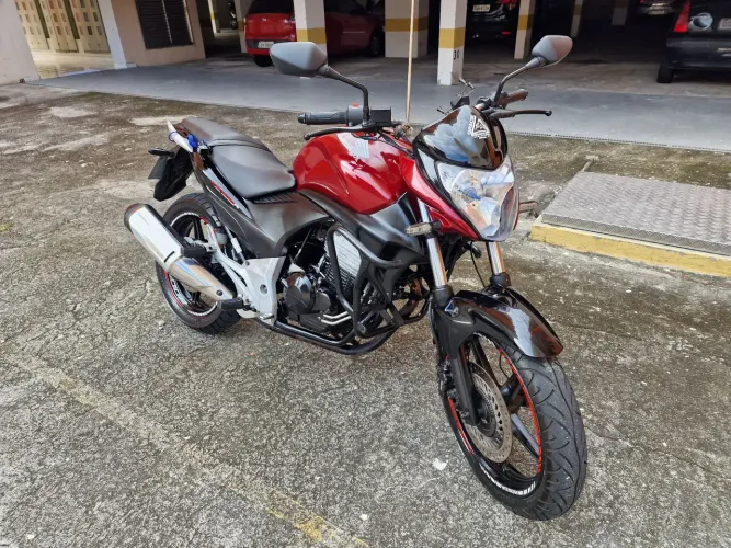 CB300R 2011 a mais bonita do RJ