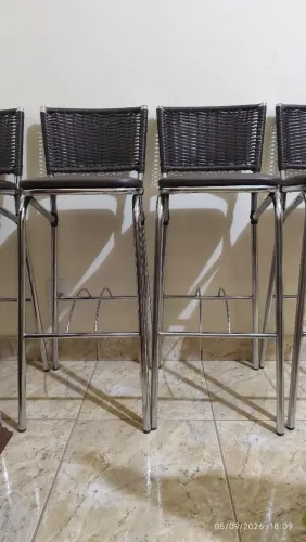 Vendo 4 Banquetas cromada alta 75cm Cecília - Encosto fibra