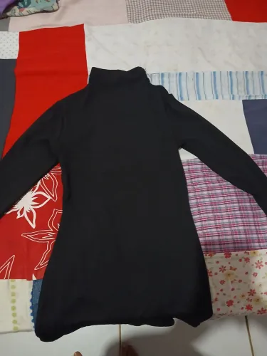 Vende-se vestido preto aberto nas costas novo sem marca de uso 