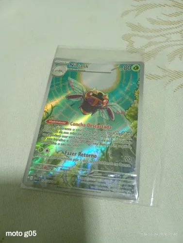 Carta pokémon ninjask full arte brilhante