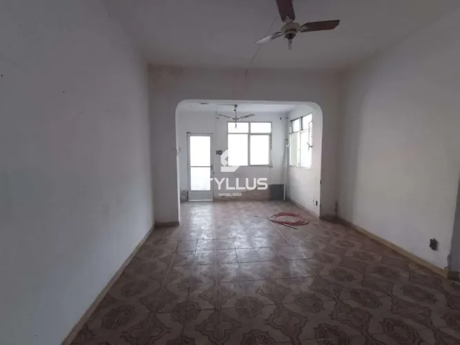 Casa Duplex com Terraço em Vila Pequena em Todos os Santos! PA01X