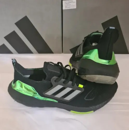 Adidas UltraBoost 22 Tam-44 (original / usado)