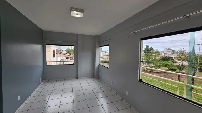 Apto três quartos no centro ao lado da jk