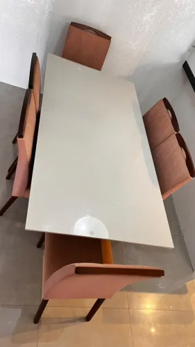 Mesa retangular com 6 cadeiras