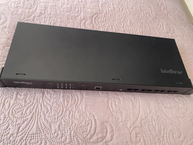 Central IP Com 8 portas e 50 usuários