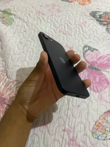 iPhone 16e