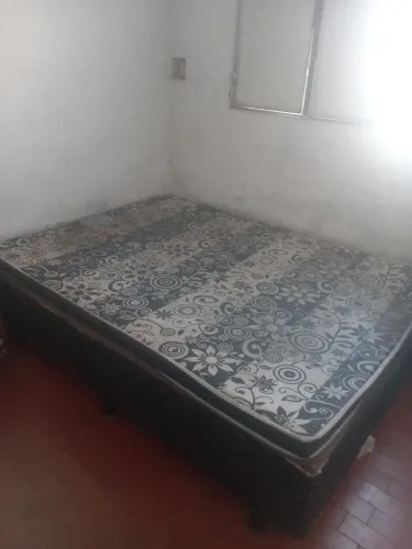 Estou doando uma cama casal e 2 sofá