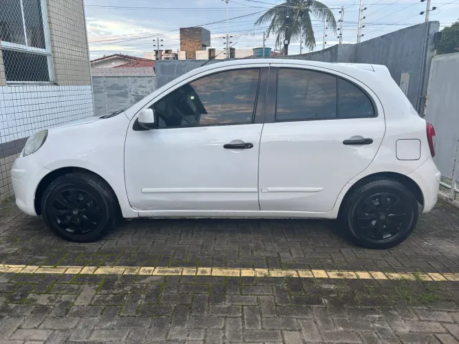 Nissan March S 1.6 16V Flex Fuel 5P 2012