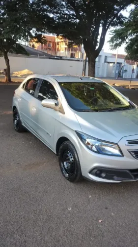 Chevrolet Onix Hatch LT 1.4 8V Flex Power Mec. 4P 2015