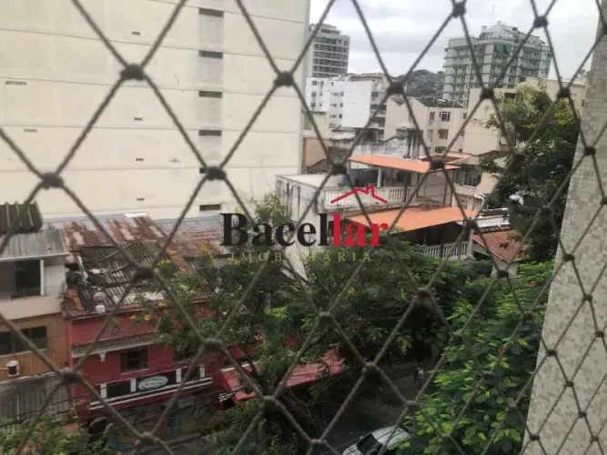 Apartamento : / Residencial / Maracanã