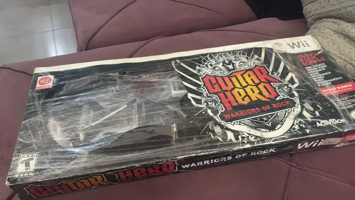 Guitarra guitarhero Warriors of rock Wii com jogo 