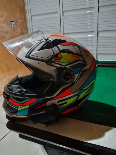 Capacete LS2 acompanha 2 viseira
