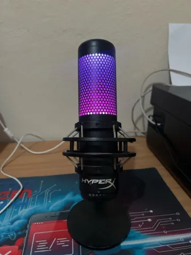 Vendo microfone de mesa Hyperx Quadcast s, muito novo!