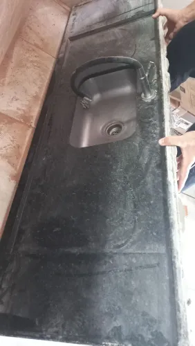 Bancada com pia 1.80 m por 56 cm
