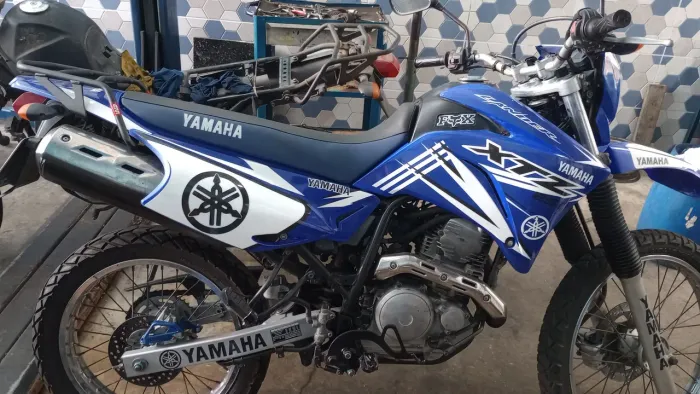 Vendo moto Yamaha /LANDER 250