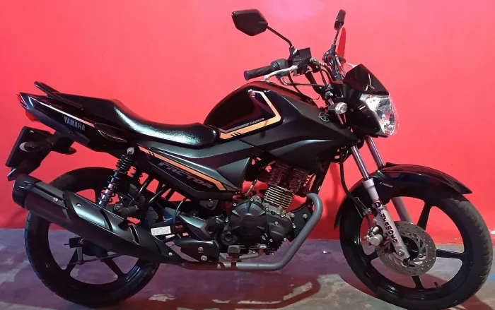 YBR Factor 150 Ed 2024 Black Eclipse ,9000km rodados, toda original e em excelente estado 