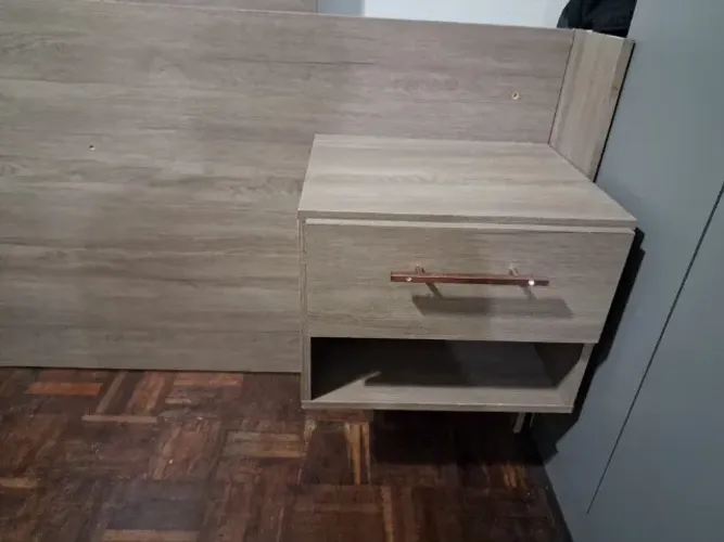 Mesa de cabeceira