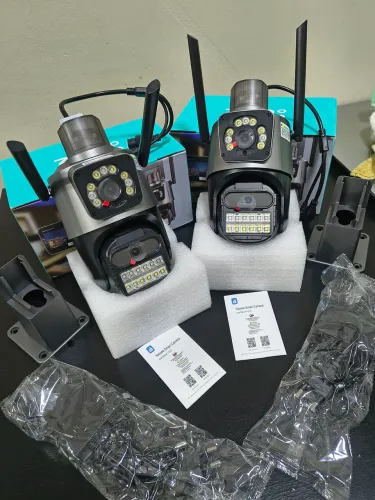 Camera de segurança wifi P11 Lente Dupla Preta