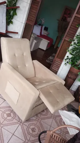 Poltrona retrátil nova