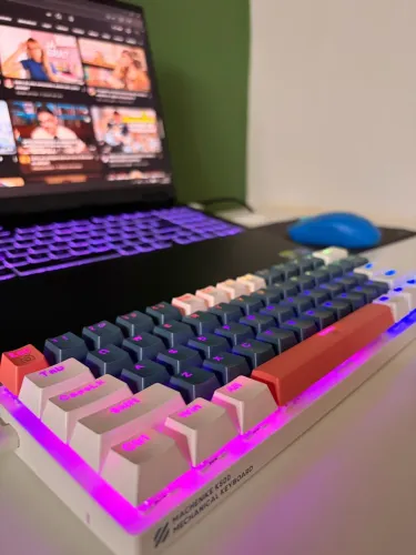 Teclado Mecânico Machenike K500-B61 Com Fio Red Switch RGB 60%