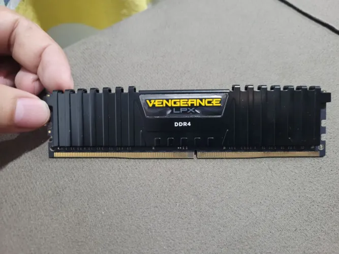 Memória RAM Corsair DDR4 Vengeance LPX black 8GB 2400MHz
