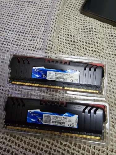 Memória RAM G.Skill Ripjaws Z DDR3 8GB (2x4GB) 2400MHz CL10 - Kit Dual Channel
