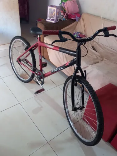 Bicicleta aro 24 Bem conservada com pneus novos tudo ok só pegar e andar