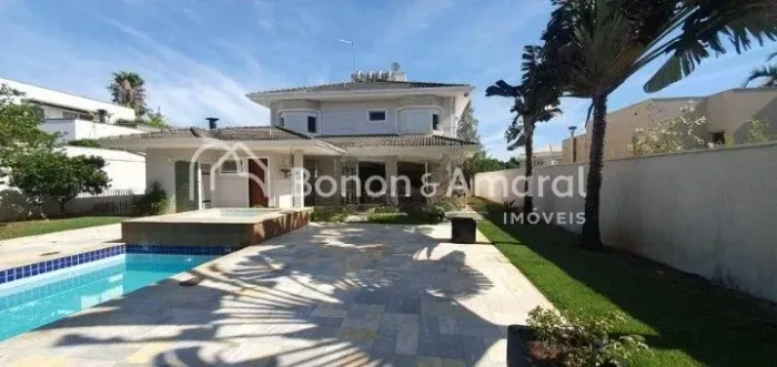 Casa de Condomínio com 304 m² e 4 Quartos