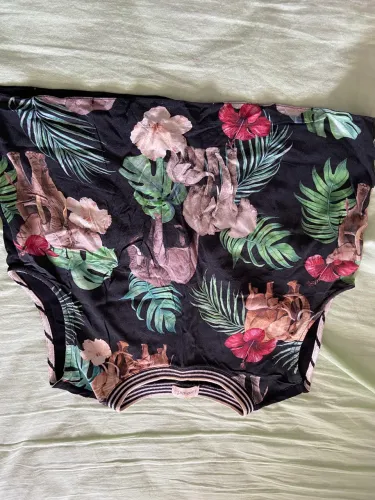 Vendo blusa croped colorida por 15,00