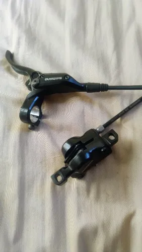 Freio Shimano dianteiro mt395 