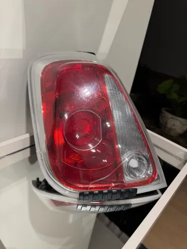 Lanterna esquerda Fiat 500
