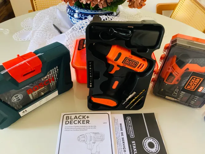 Furadeira BLACK+DECKER 12V LITHIUM.