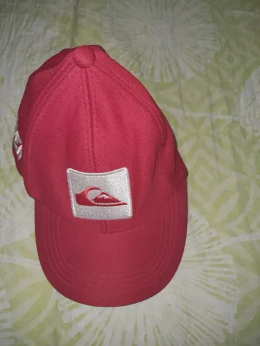 Boné Quiksilver vermelho