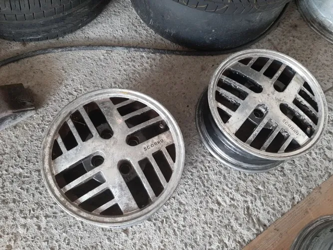 Roda aro 13 Scorro retro preta com diamantado Vw passat 4x100 jogo
