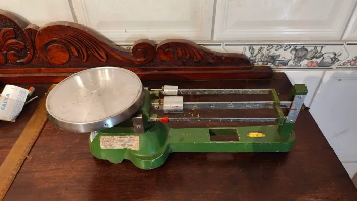 Balança de precisão analógica antiga 
