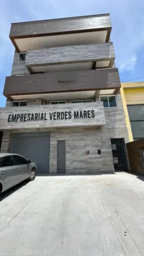 ALUGA-SE EXCELENTE PRÉDIO COMERCIAL NO BAIRRO SÃO JOSÉ