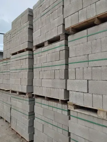 Blocos de concreto industrial 