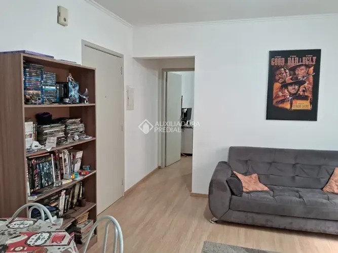 Apartamento 1 dormitório, sala ampla, banheiro, cozinha e área de serviço, com Interfone