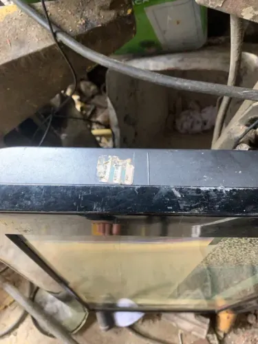 TV Samsung com tela de 26 polegadas tela quebrada sem controle 