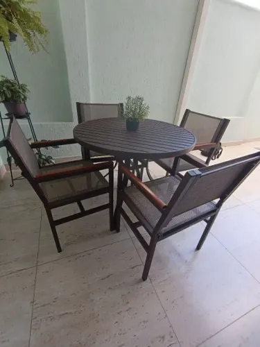 Conjunto de Mesa e Cadeiras para Jardim