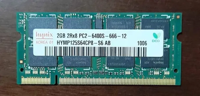 1 pente de Memória Ram Hynix - DDR2 - 2GB HYMP125S64CP8 S6 AB - 800MHz
